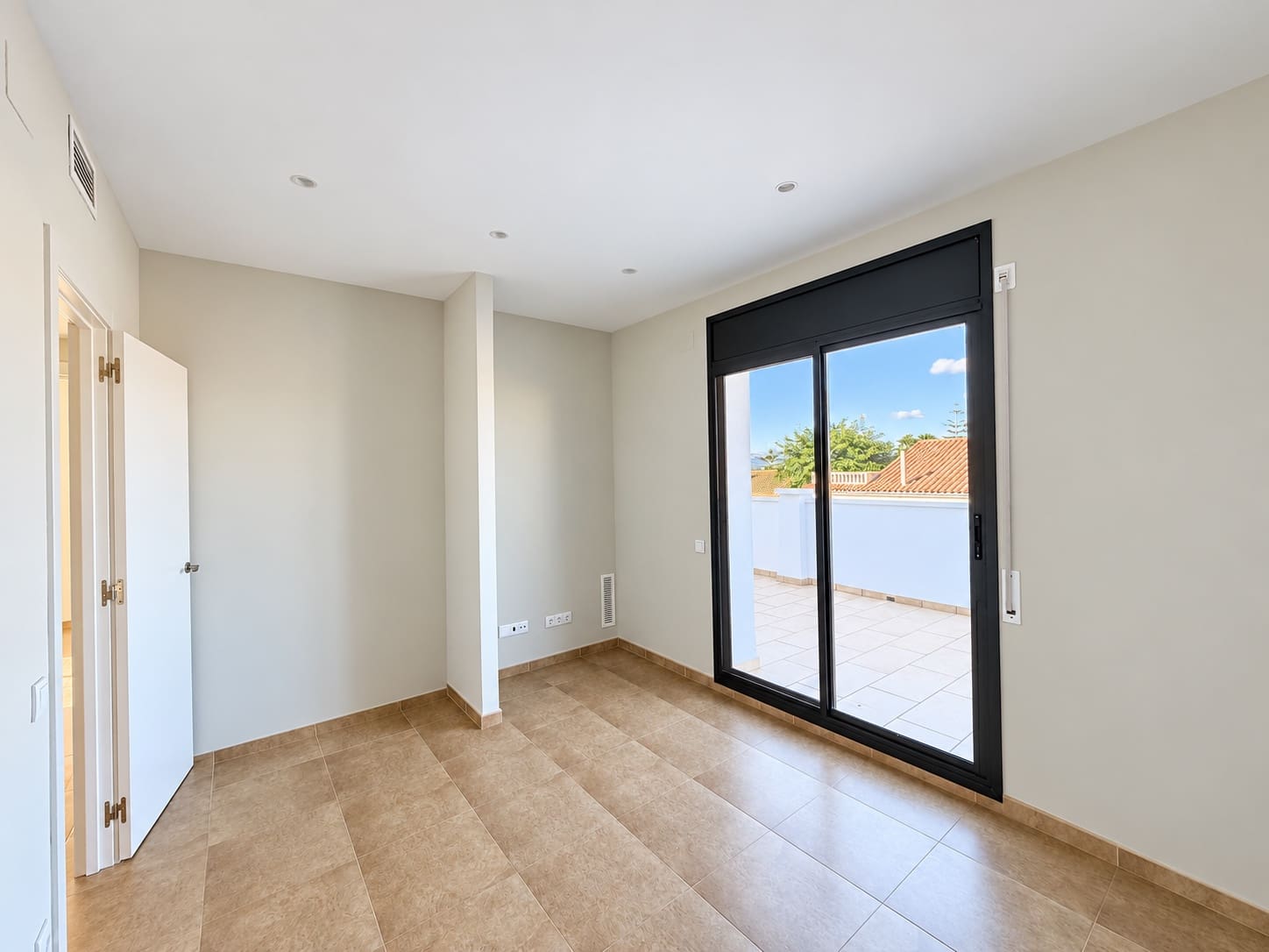 5 slaapkamer Huis te koop in Deltebre met zwembad garage - € 430.000 (Ref: 10172808)