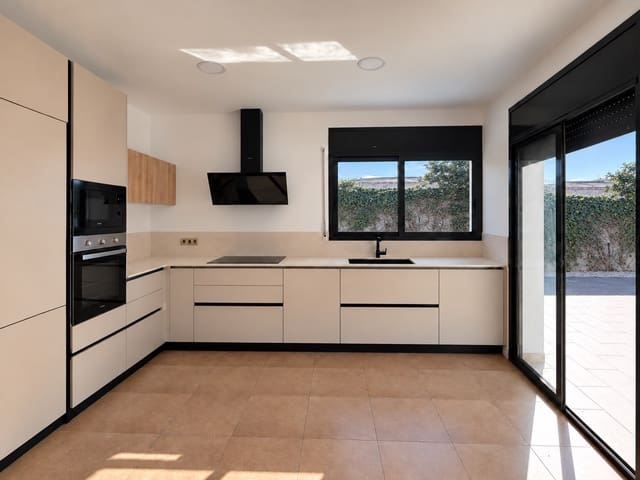5 slaapkamer Huis te koop in Deltebre met zwembad garage - € 430.000 (Ref: 10172808)