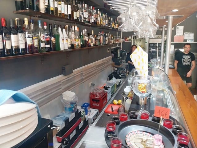 Ravintola/baari myytävänä paikassa Benalmádena - 44 950 € (Ref: 10039225)