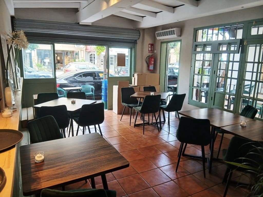 Restaurant/Bar til salg i Torremolinos - € 59.950 (Ref: 10158301)