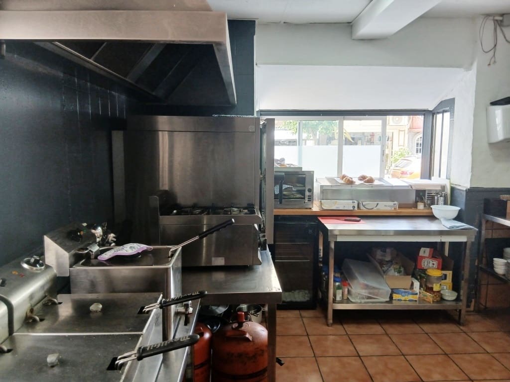 Restaurant/Bar til salg i Torremolinos - € 59.950 (Ref: 10158301)