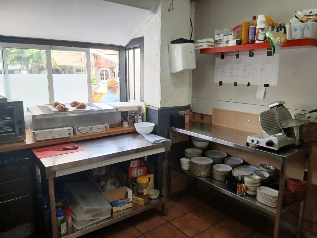 Restaurant/Bar til salg i Torremolinos - € 59.950 (Ref: 10158301)