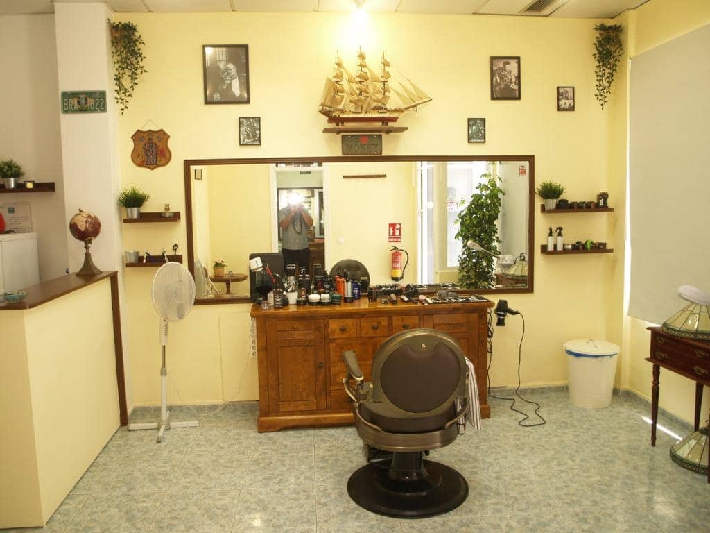 Business for sale in Fuengirola - € 24,950 (Ref: 5800310)