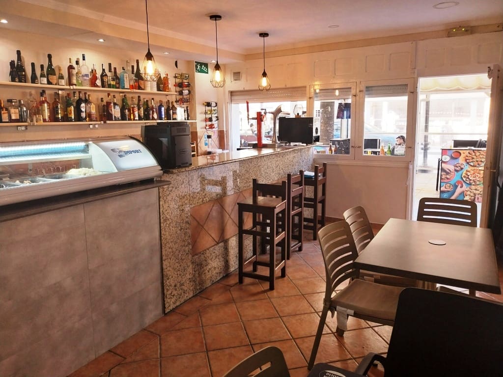 Restaurant/Bar for sale in Fuengirola - € 24,950 (Ref: 5878292)