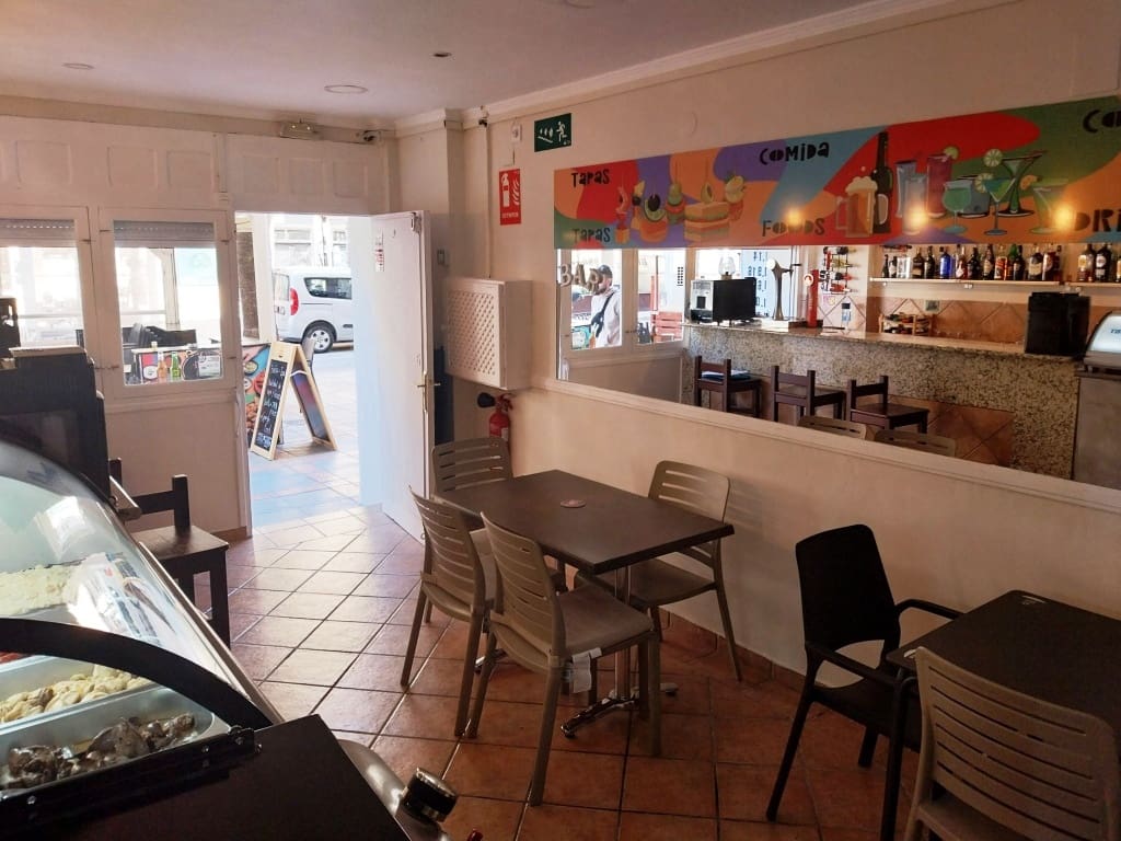 Restaurant/Bar for sale in Fuengirola - € 24,950 (Ref: 5878292)