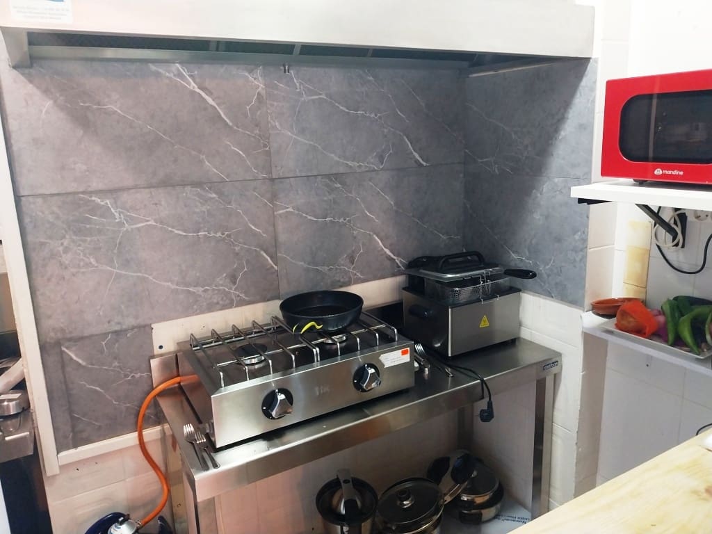 Restaurant/Bar for sale in Fuengirola - € 24,950 (Ref: 5878292)