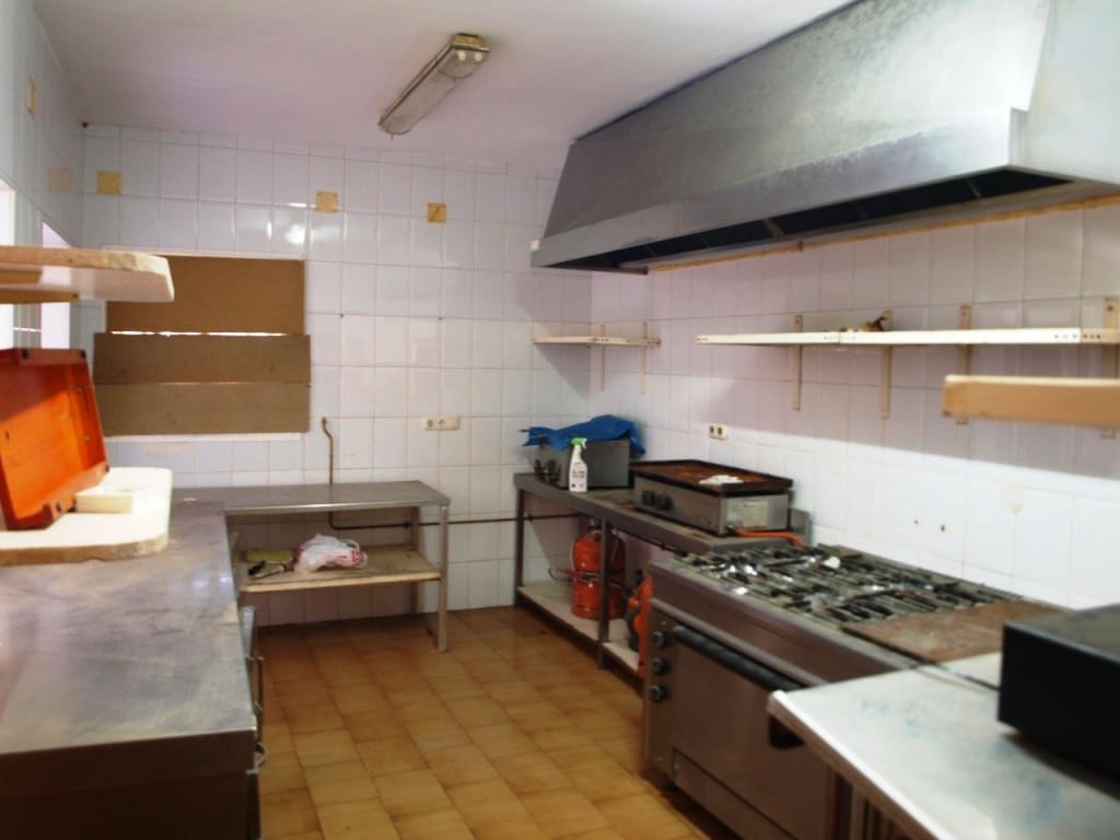 Restaurant/Bar for sale in Marbella - € 425,000 (Ref: 9428277)