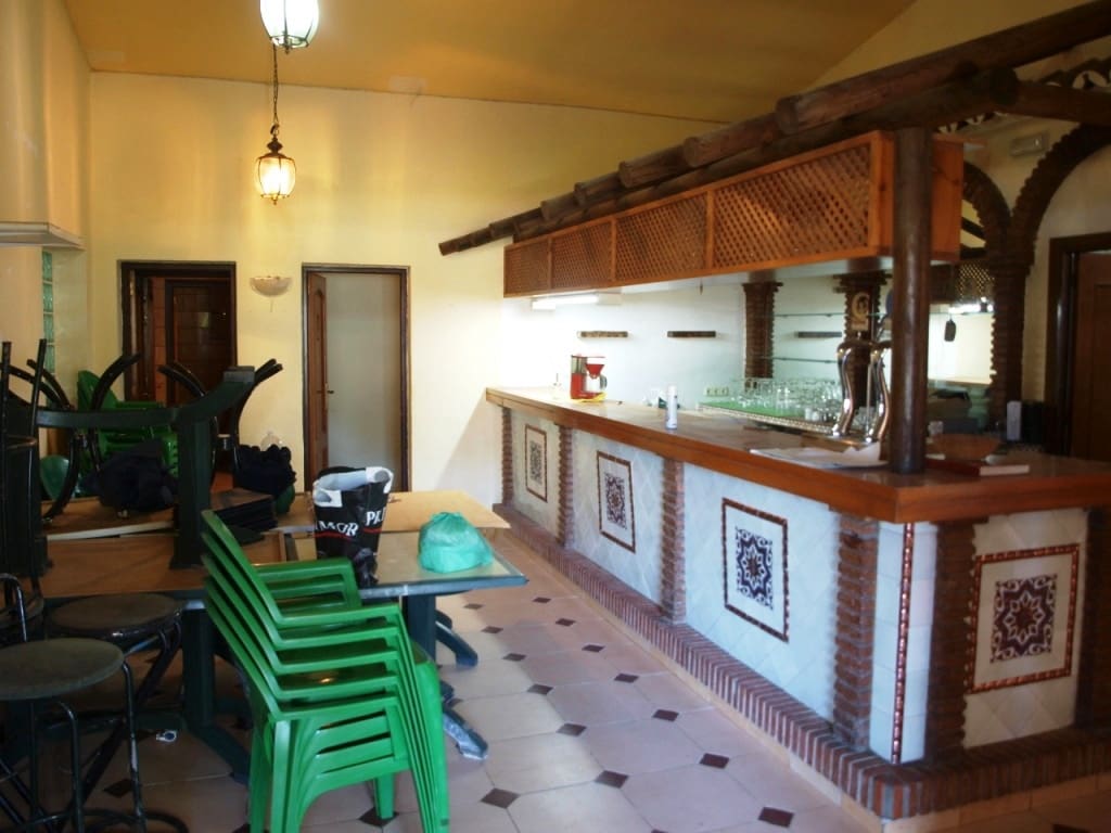 Restaurant/Bar for sale in Marbella - € 425,000 (Ref: 9428277)