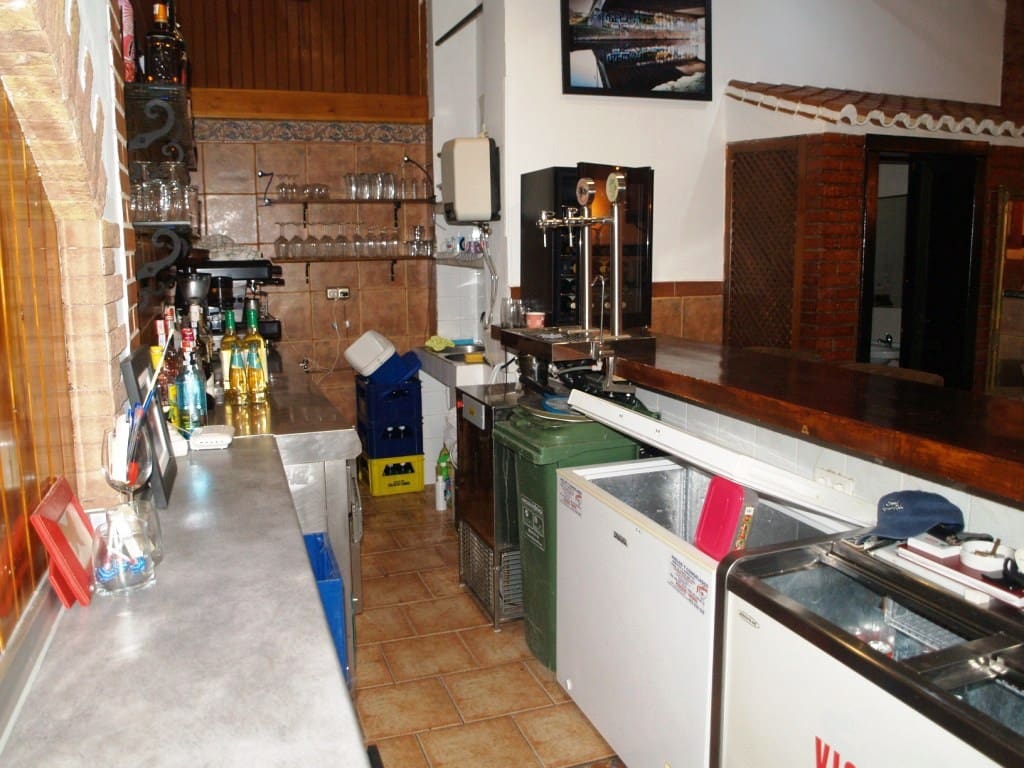 Restaurant/Bar for sale in Fuengirola - € 395,000 (Ref: 9428282)
