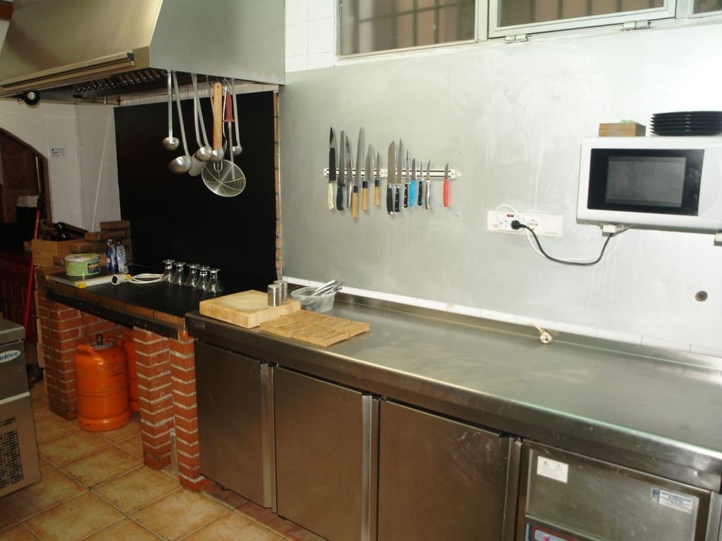 Restaurant/Bar for sale in Fuengirola - € 395,000 (Ref: 9428282)