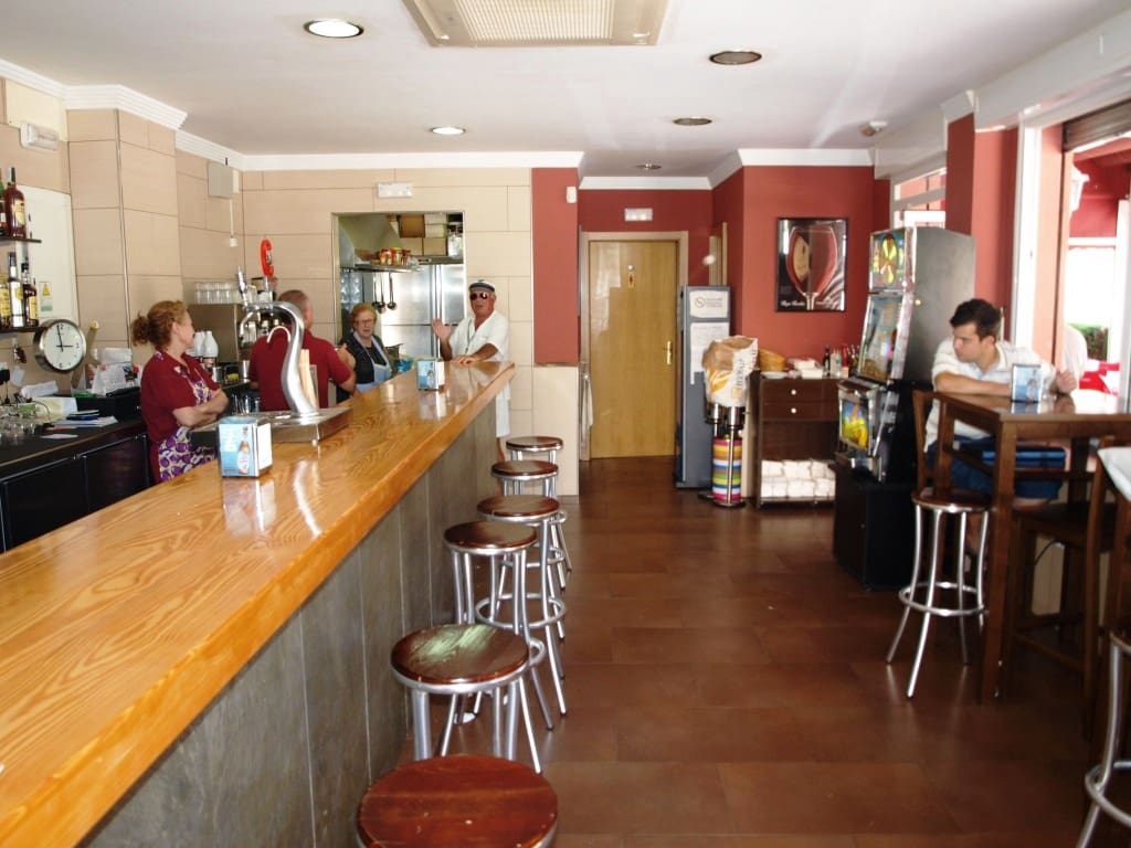 Restaurant/Bar for sale in Torremolinos - € 375,000 (Ref: 9428285)