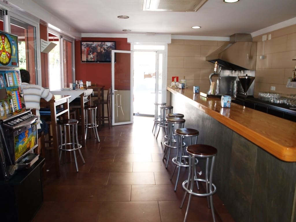 Restaurant/Bar for sale in Torremolinos - € 375,000 (Ref: 9428285)