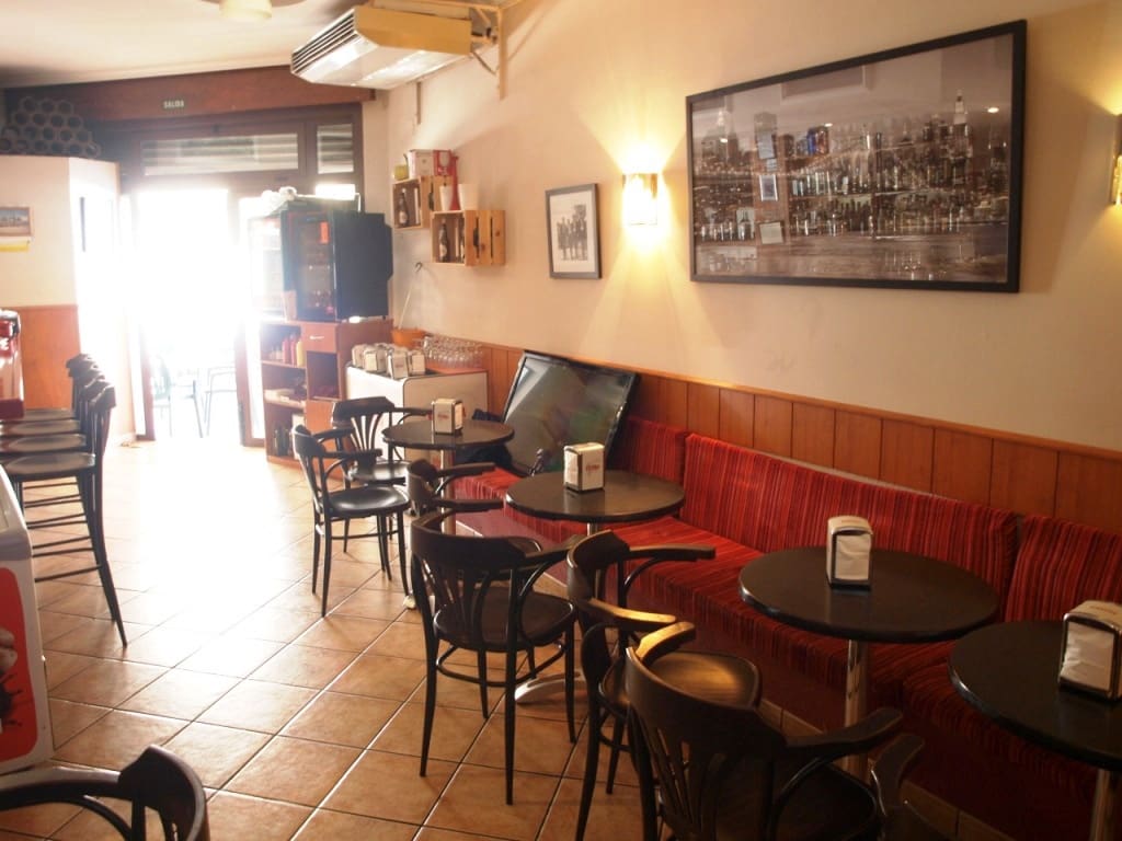 Restaurant/Bar for sale in Fuengirola - € 375,000 (Ref: 9428286)