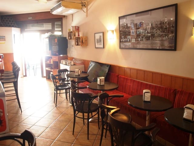 Restaurant/Bar for sale in Fuengirola - € 375,000 (Ref: 9428286)