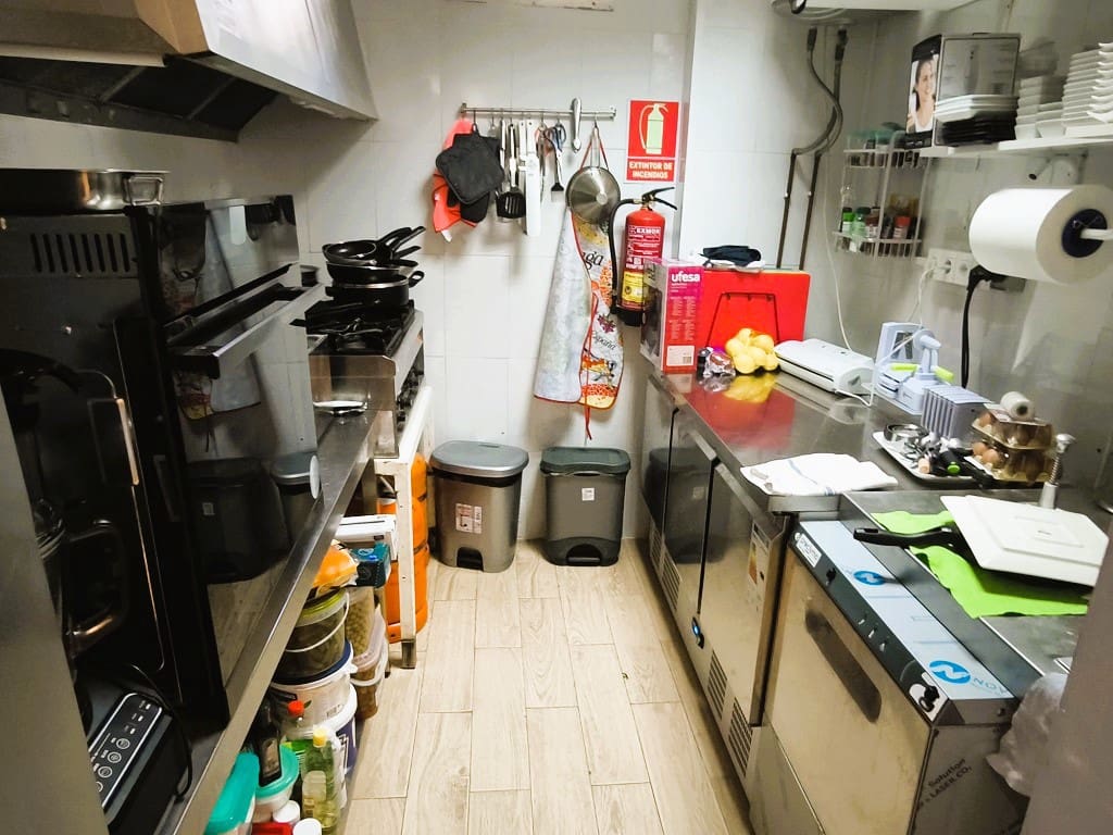 Restaurant/Bar for sale in Fuengirola - € 34,950 (Ref: 9428289)