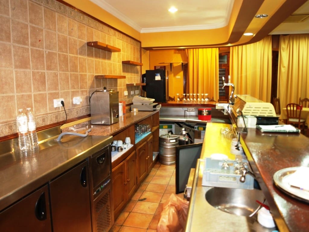 Restaurant/Bar for sale in Torremolinos - € 350,000 (Ref: 9428290)
