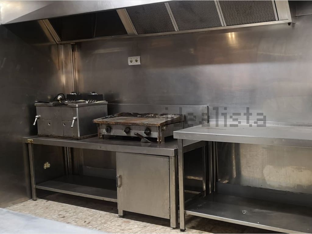 Restaurante/Bar para venda em Torremolinos - 345 000 € (Ref: 9428292)