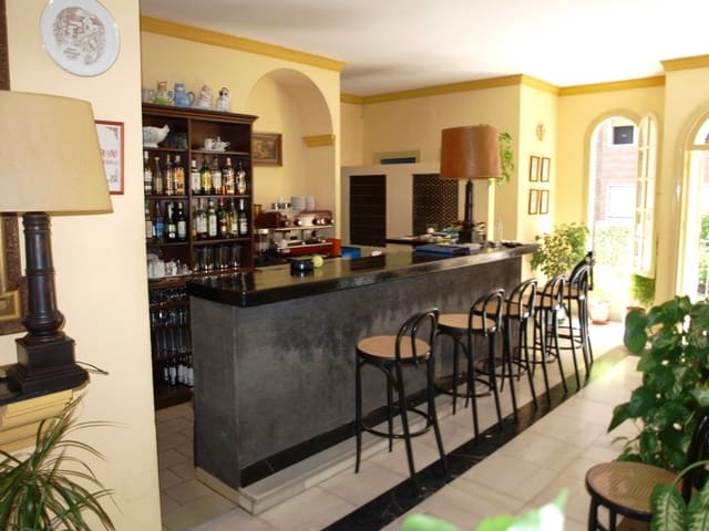 Restaurant/Bar for sale in Torremolinos - € 325,000 (Ref: 9428297)
