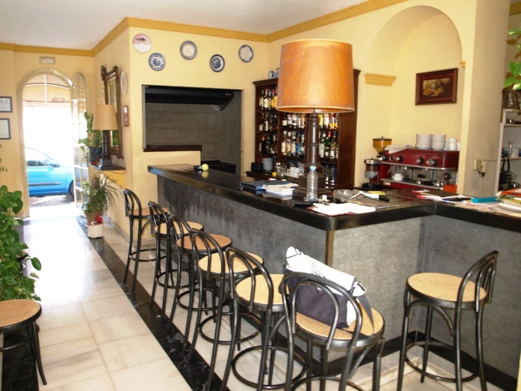Restaurant/Bar for sale in Torremolinos - € 325,000 (Ref: 9428297)