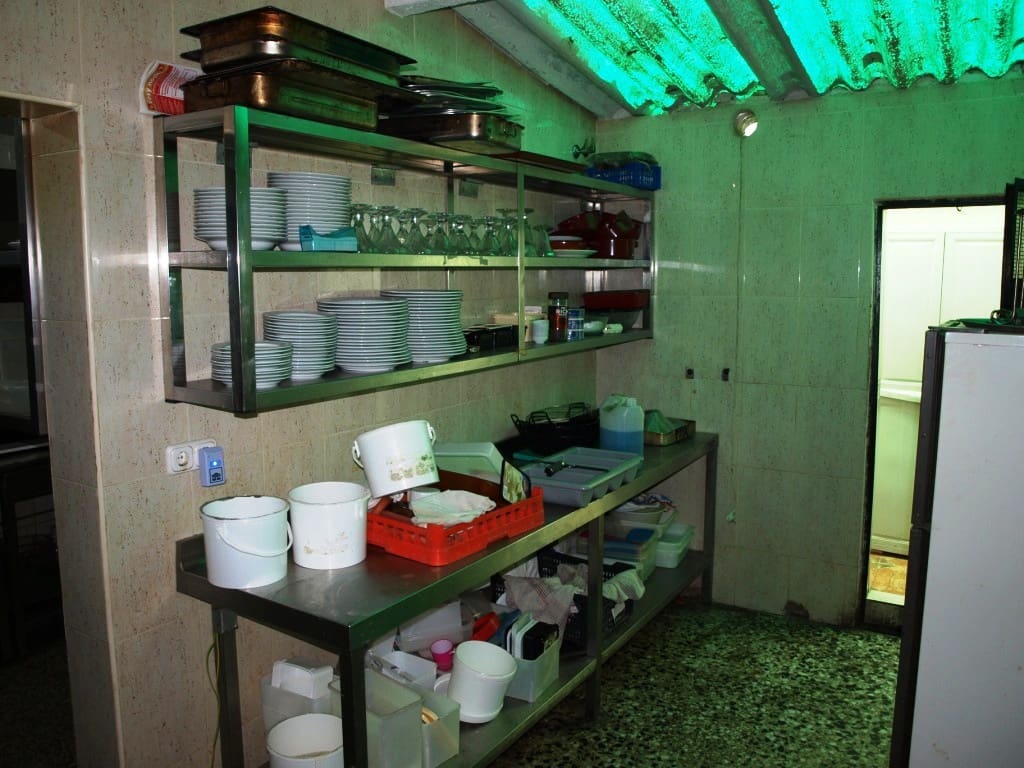 Restaurante/Bar para venda em Benalmadena - 285 000 € (Ref: 9428301)