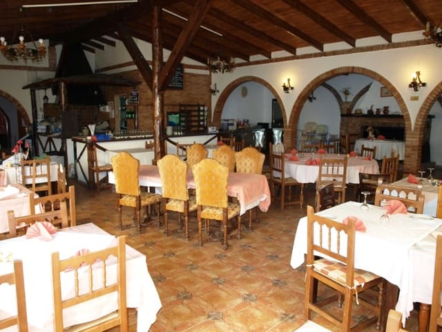 Restaurante/Bar para venda em Benalmádena - 285 000 € (Ref: 9428301)
