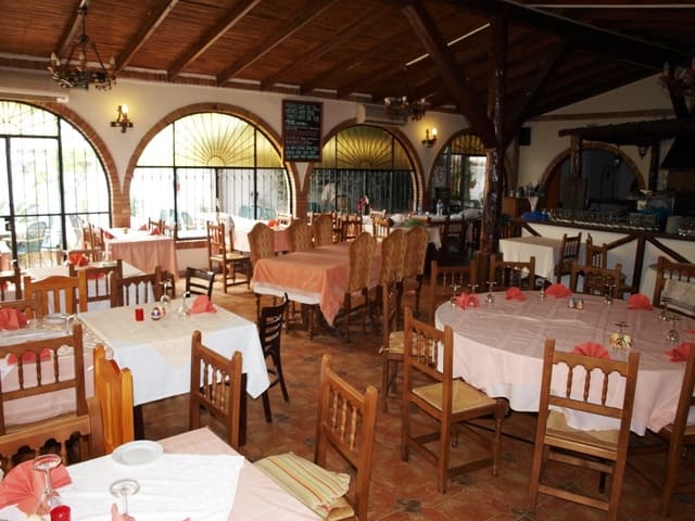 Restaurante/Bar para venda em Benalmádena - 285 000 € (Ref: 9428301)