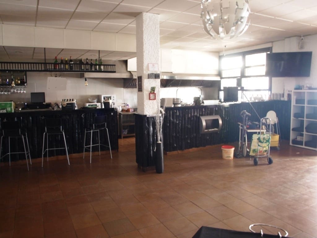 Restaurante/Bar para venda em Torremolinos - 275 000 € (Ref: 9428302)