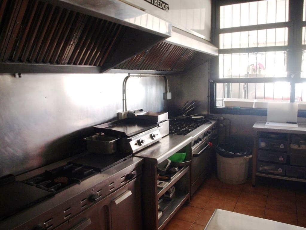 Restaurante/Bar para venda em Torremolinos - 275 000 € (Ref: 9428302)