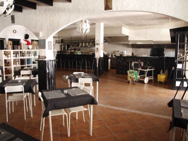 Restaurante/Bar para venda em Torremolinos - 275 000 € (Ref: 9428302)