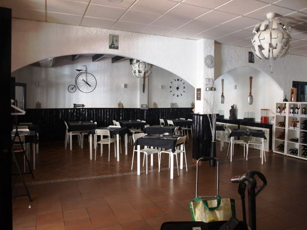 Restaurante/Bar para venda em Torremolinos - 275 000 € (Ref: 9428302)