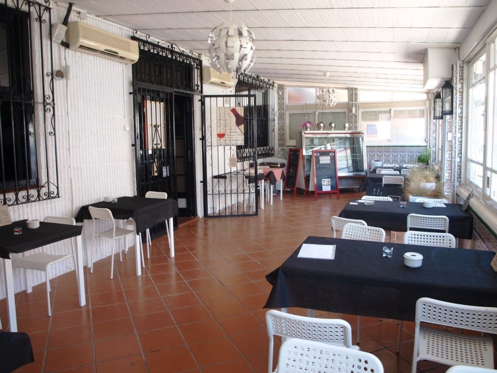 Restaurante/Bar para venda em Torremolinos - 275 000 € (Ref: 9428302)