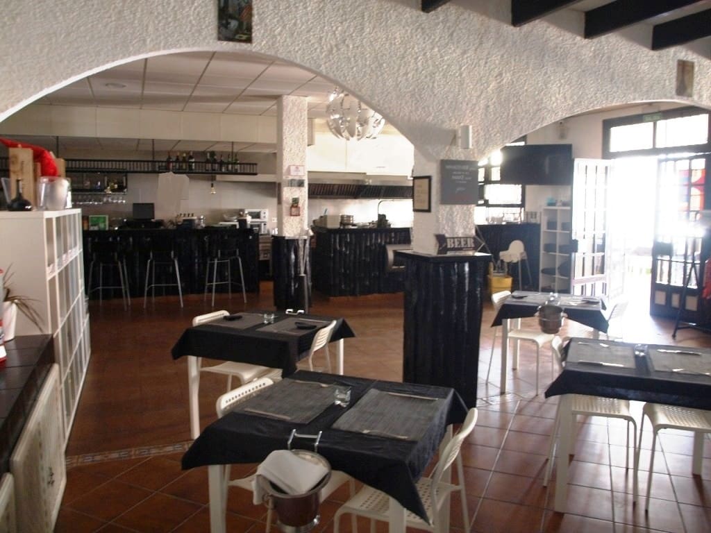 Restaurante/Bar para venda em Torremolinos - 275 000 € (Ref: 9428302)