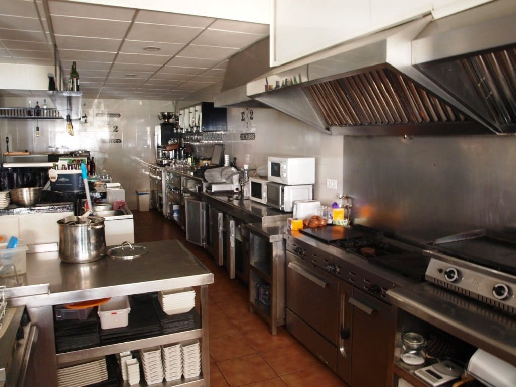 Restaurante/Bar para venda em Torremolinos - 275 000 € (Ref: 9428302)