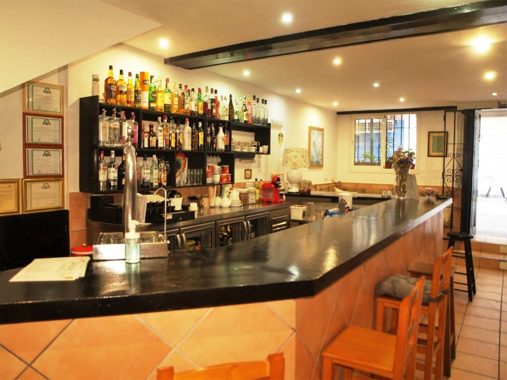 Restaurant/Bar for sale in Fuengirola - € 275,000 (Ref: 9428305)