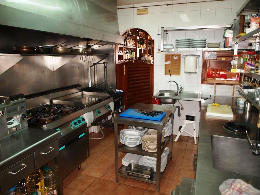 Restaurant/Bar for sale in Fuengirola - € 259,950 (Ref: 9428312)