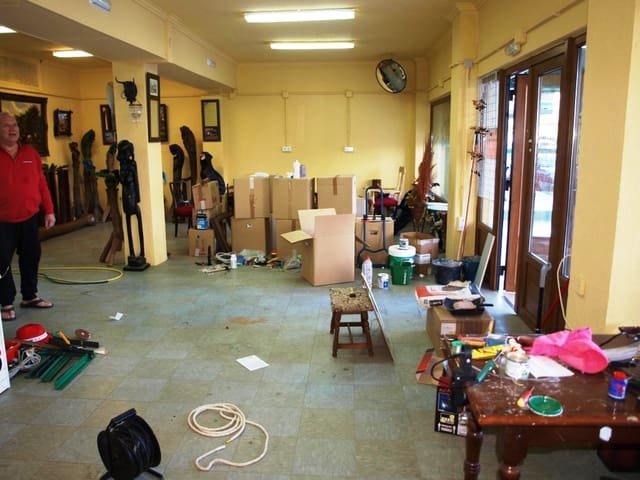 Business for sale in Torremolinos - € 259,000 (Ref: 9428314)