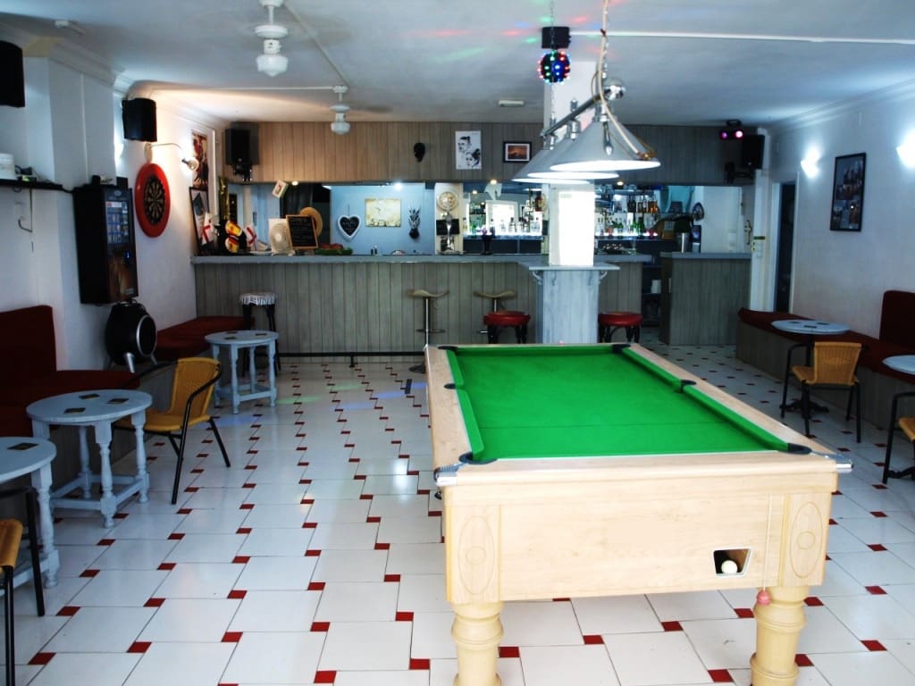 Restaurant/Bar for sale in Fuengirola - € 245,000 (Ref: 9428321)