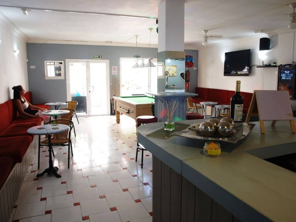 Restaurant/Bar for sale in Fuengirola - € 245,000 (Ref: 9428321)