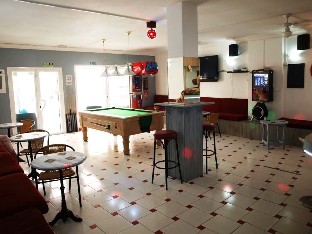 Restaurant/Bar for sale in Fuengirola - € 245,000 (Ref: 9428321)