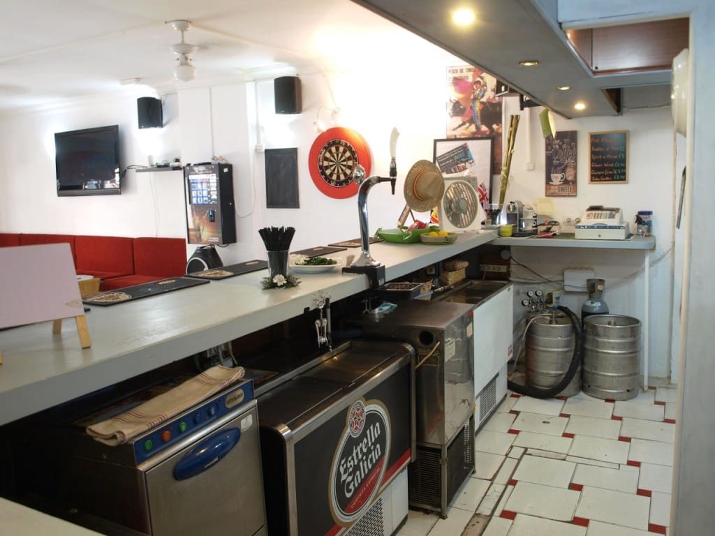 Restaurant/Bar for sale in Fuengirola - € 245,000 (Ref: 9428321)