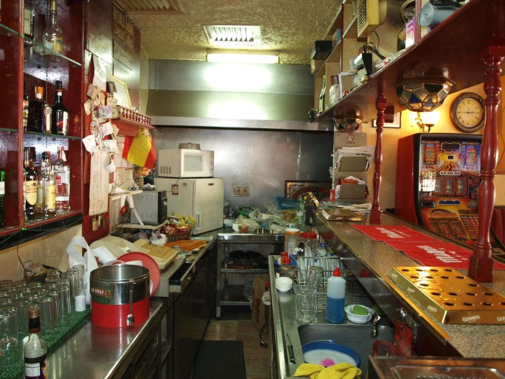 Restaurant/Bar for sale in Fuengirola - € 240,000 (Ref: 9428324)