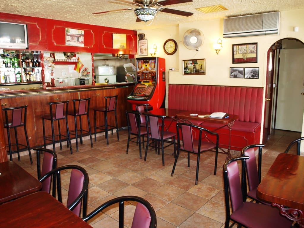 Restaurant/Bar for sale in Fuengirola - € 240,000 (Ref: 9428324)