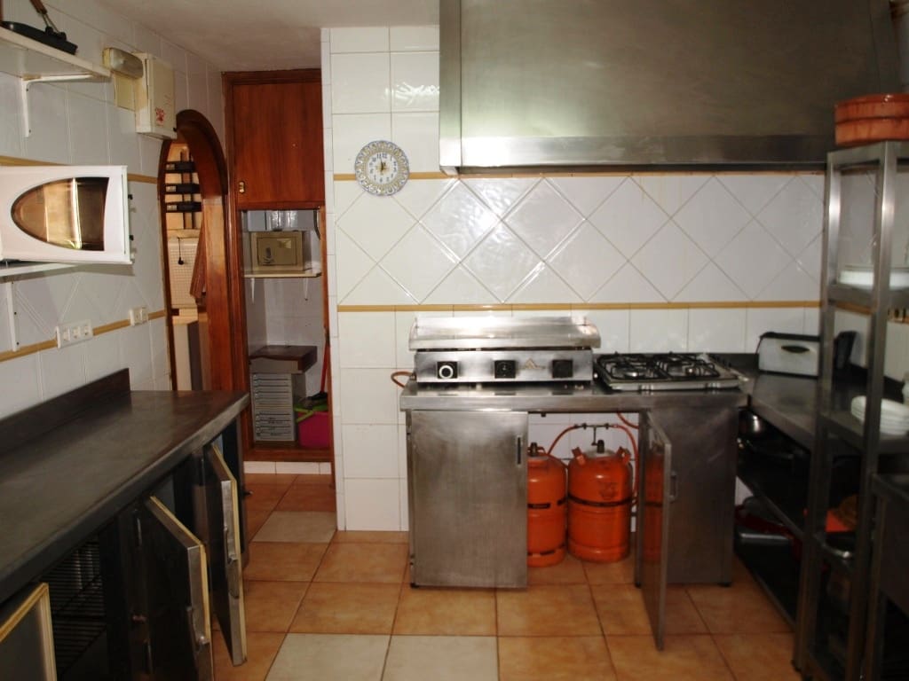 Restaurant/Bar for sale in Torremolinos - € 235,000 (Ref: 9428326)