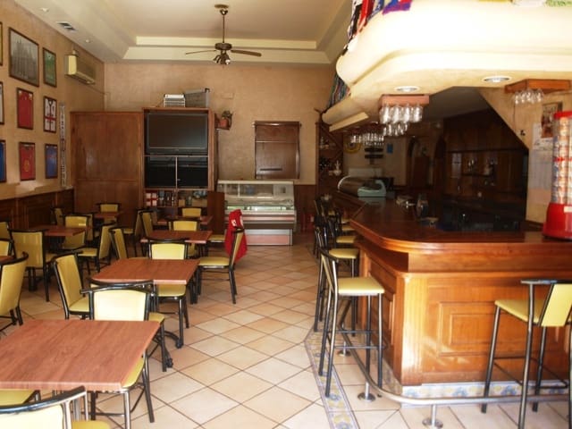 Restaurant/Bar for sale in Torremolinos - € 235,000 (Ref: 9428326)