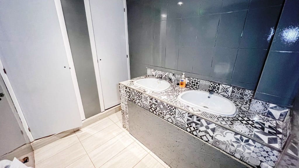 Restaurant/Bar for sale in Benalmadena - € 229,950 (Ref: 9428327)