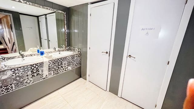 Restaurant/Bar for sale in Benalmádena - € 229,950 (Ref: 9428327)