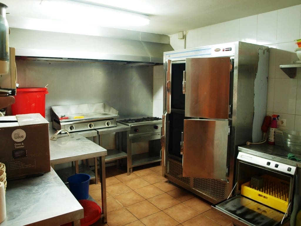 Restaurant/Bar for sale in Fuengirola - € 225,000 (Ref: 9428329)