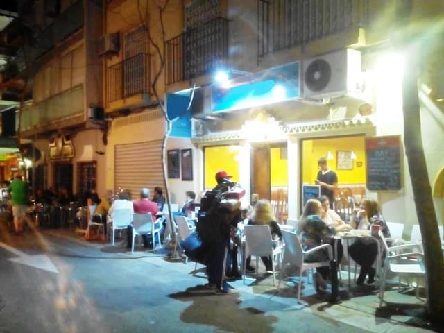 Restaurant/Bar for sale in Fuengirola - € 225,000 (Ref: 9428329)