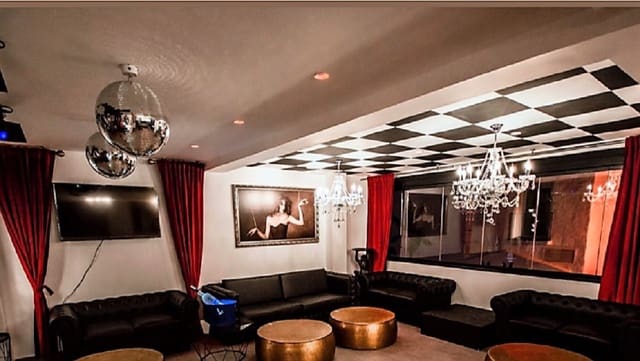 Restaurant/Bar for sale in Marbella - € 225,000 (Ref: 9428330)