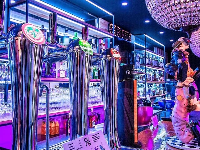 Restaurant/Bar for sale in Marbella - € 225,000 (Ref: 9428330)